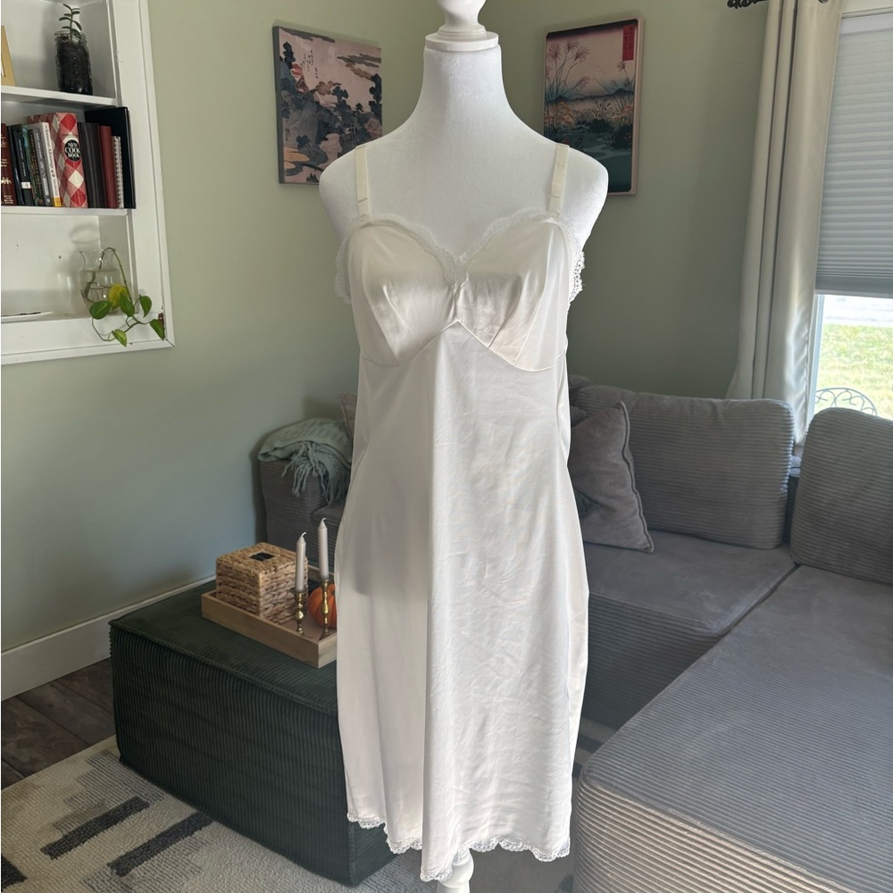 Vintage Cream Mini Slip Dress w Lace 🤍